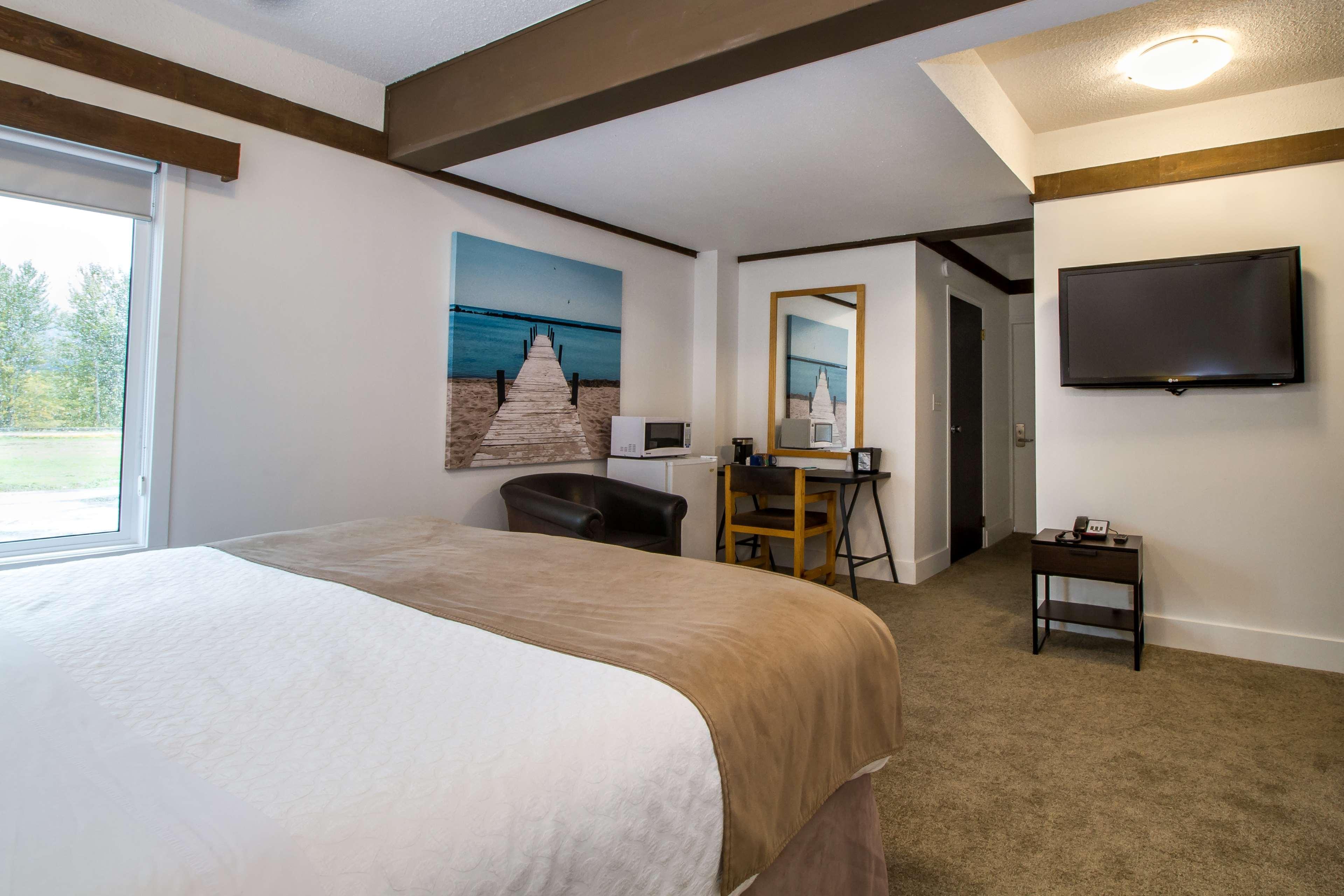 Stoke Hotel Surestay Collection By Best Western Revelstoke Exterior foto