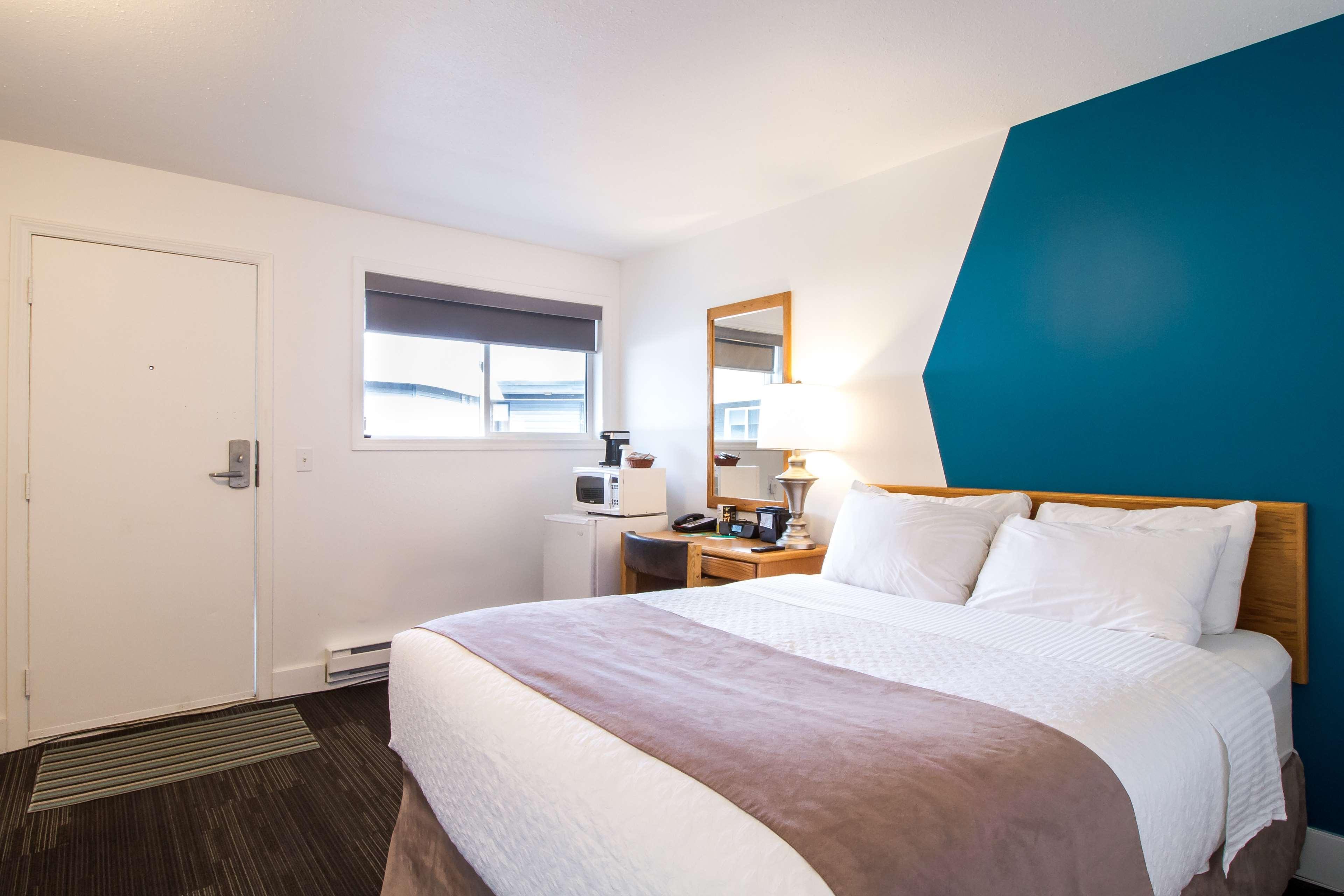 Stoke Hotel Surestay Collection By Best Western Revelstoke Exterior foto