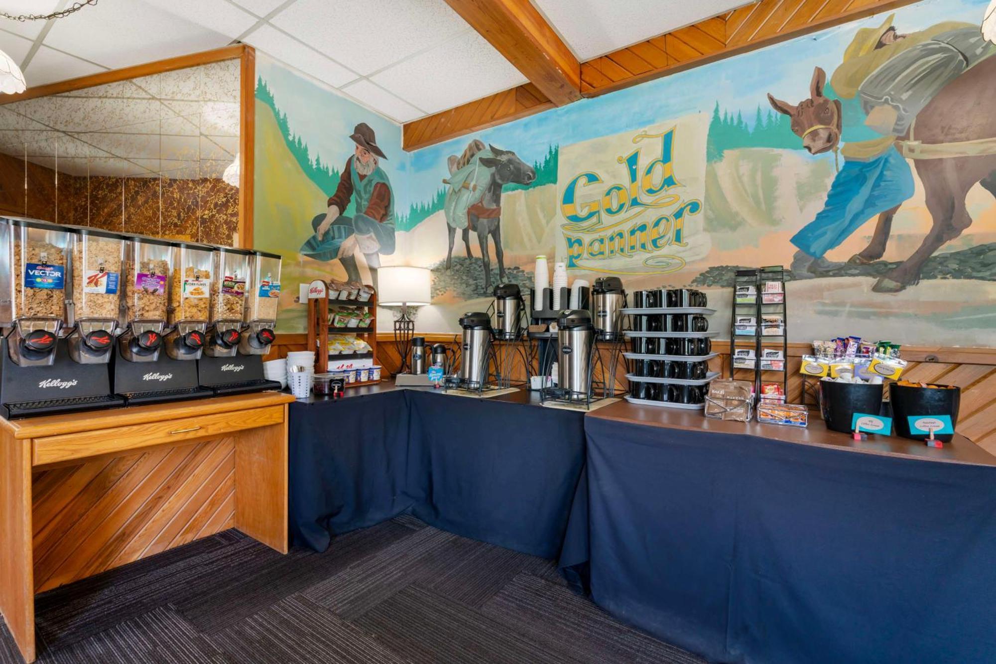 Stoke Hotel Surestay Collection By Best Western Revelstoke Exterior foto