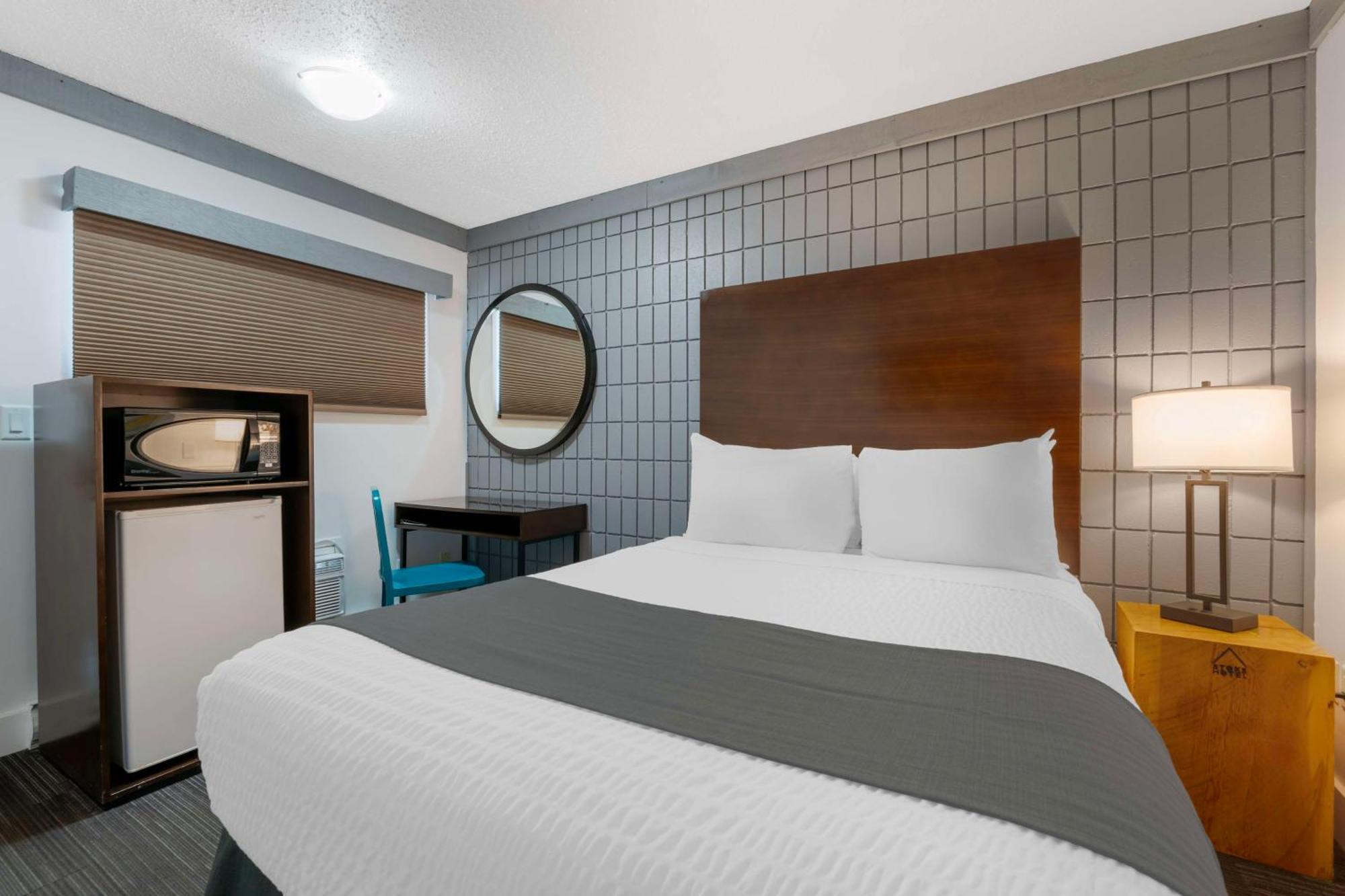 Stoke Hotel Surestay Collection By Best Western Revelstoke Exterior foto