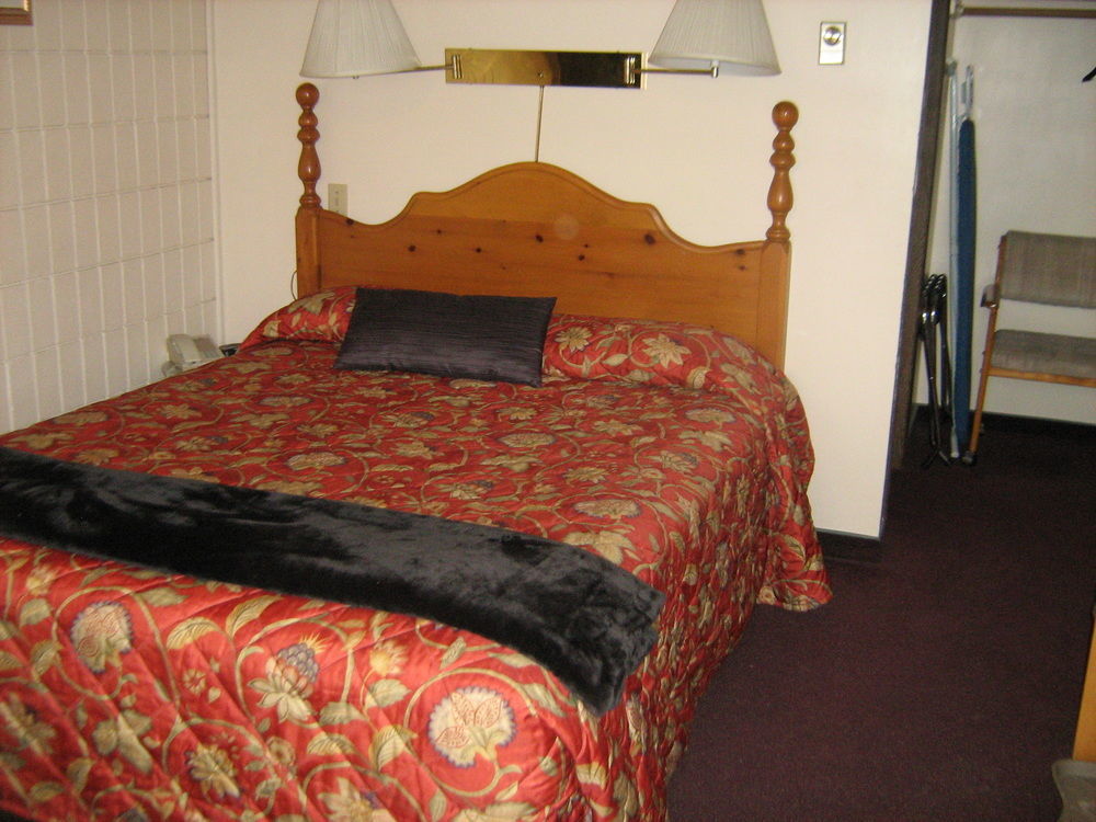 Stoke Hotel Surestay Collection By Best Western Revelstoke Exterior foto